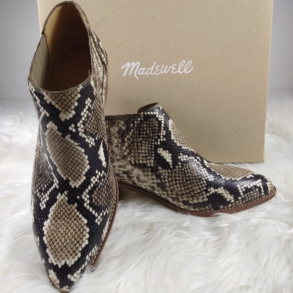 sonia chelsea boot